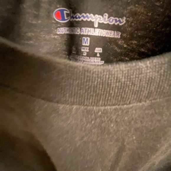 UC Bearcats women’s Black T-shirt M NWT - Picture 3 of 4